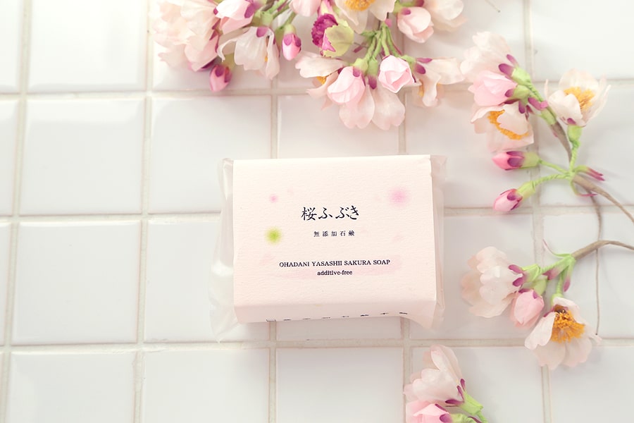 桜ふぶき石鹸